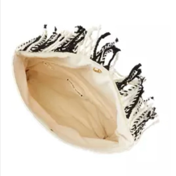 Brand New Margarita Clutch
Mercado Global - Picture 5 of 9